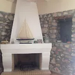Villa Spacious With View 10 Mins Walk To The *