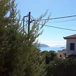 Spacious With View 10 Mins Walk To The *