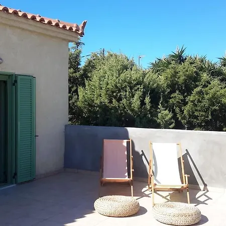 Spacious With View 10 Mins Walk To The Villa *