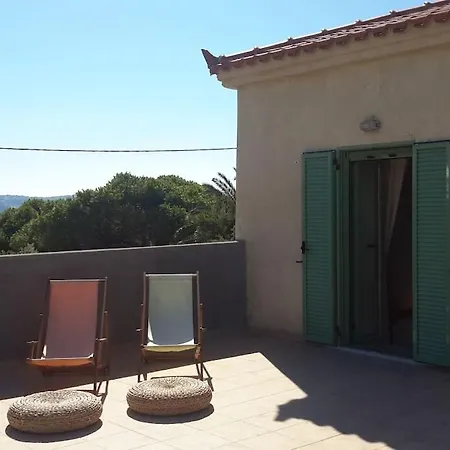 Spacious With View 10 Mins Walk To The *