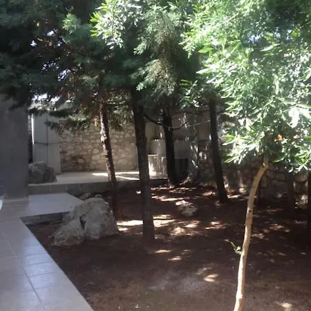 Spacious With View 10 Mins Walk To The Villa