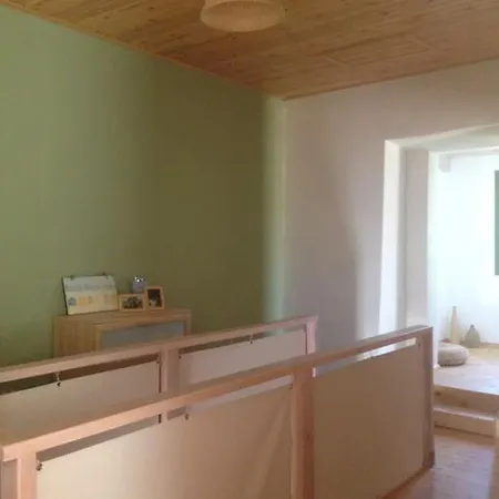 Villa Spacious With View 10 Mins Walk To The Methone