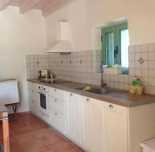 Spacious With View 10 Mins Walk To The Methoni (Messenia)