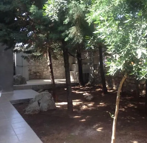 Spacious With View 10 Mins Walk To The Βίλα