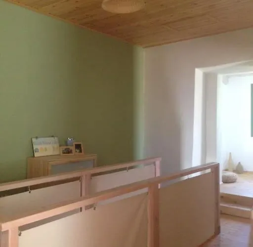 Βίλα Spacious With View 10 Mins Walk To The Μεθώνη