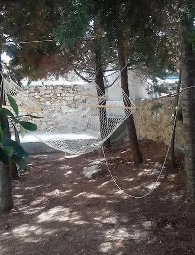 Spacious With View 10 Mins Walk To The